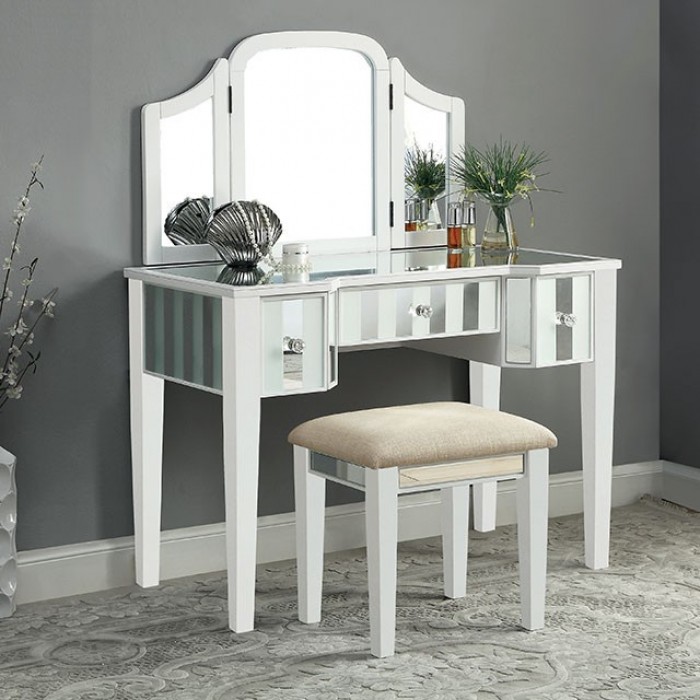 The range dressing top table chairs